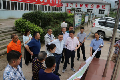 四川省交投集團(tuán)公司黨委副書記、副董事長(zhǎng)、總經(jīng)理周黎明到仁沐新LJ18標(biāo)項(xiàng)目部檢查指導(dǎo)工作
