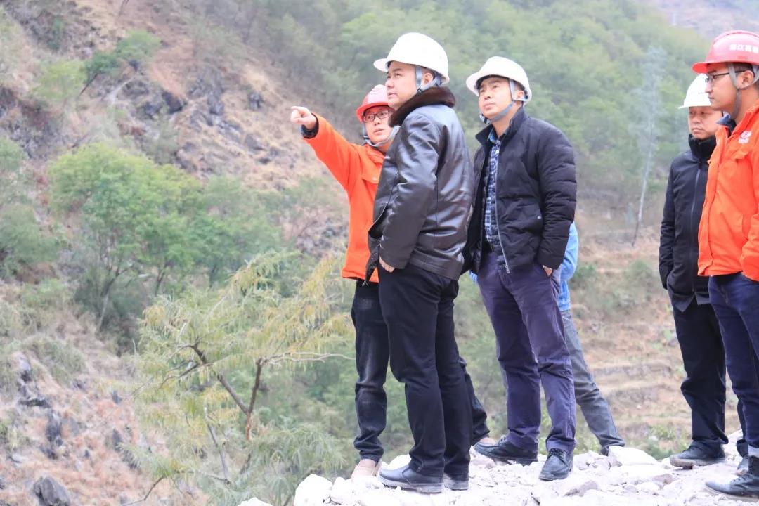 川交路橋黨委委員、董事、總工程師汪碧云赴沿江高速金寧段ZCB1-5項(xiàng)目檢查指導(dǎo)工作