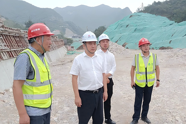 川交公司黨委書記、董事長(zhǎng)杜江林赴北京門頭溝區(qū)國(guó)道108項(xiàng)目檢查指導(dǎo)工作